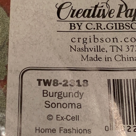 NWT GIBSON FALL DECORATIVE NAPKINS. - Picture 4 of 4